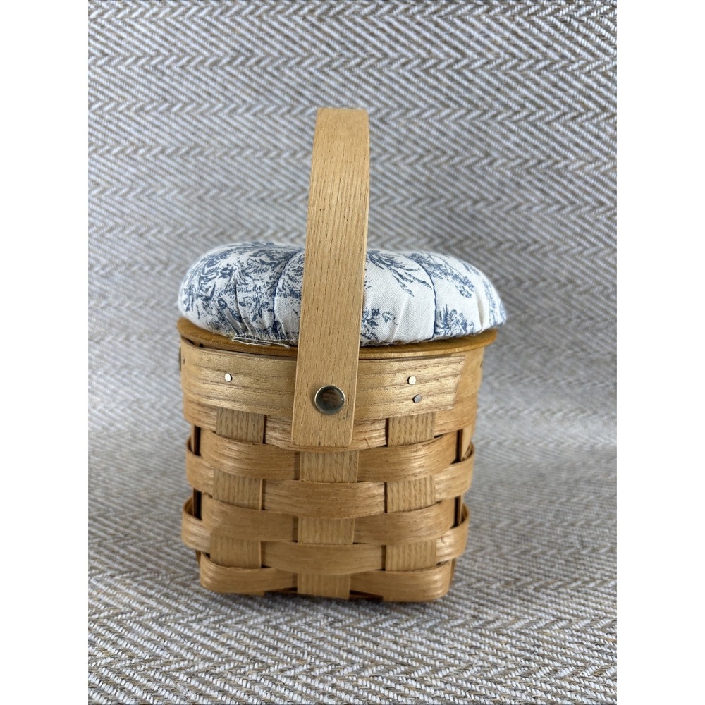 Peterboro Basket Co 5" Round Basket with Swing Handle and Toile Lid Protector - Picture 3 of 10